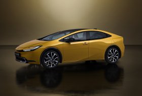 „Toyota“ atskleidė naujojo „Prius“ įkraunamojo hibrido kainą Lietuvoje ir pradėjo rezervavimą internetu