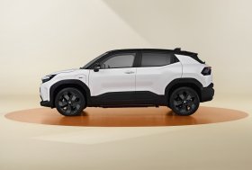 „Toyota“ pristatė visiškai naują elektromobilį