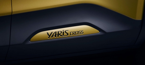 „Toyota“ pristato kompaktišką miesto visureigį „Yaris Cross“